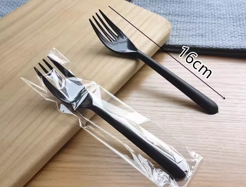一次性餐具 四齒叉子 (黑、白) 100入/包 【良鎂咖啡餐飲烘焙批發】