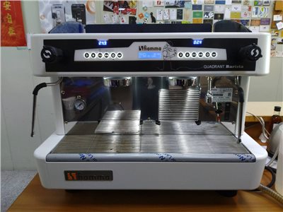 出租租賃租購-Fiamma Quadrent DSPII 雙孔半自動咖啡機+楊家900n手撥磨豆機 (月租3500)